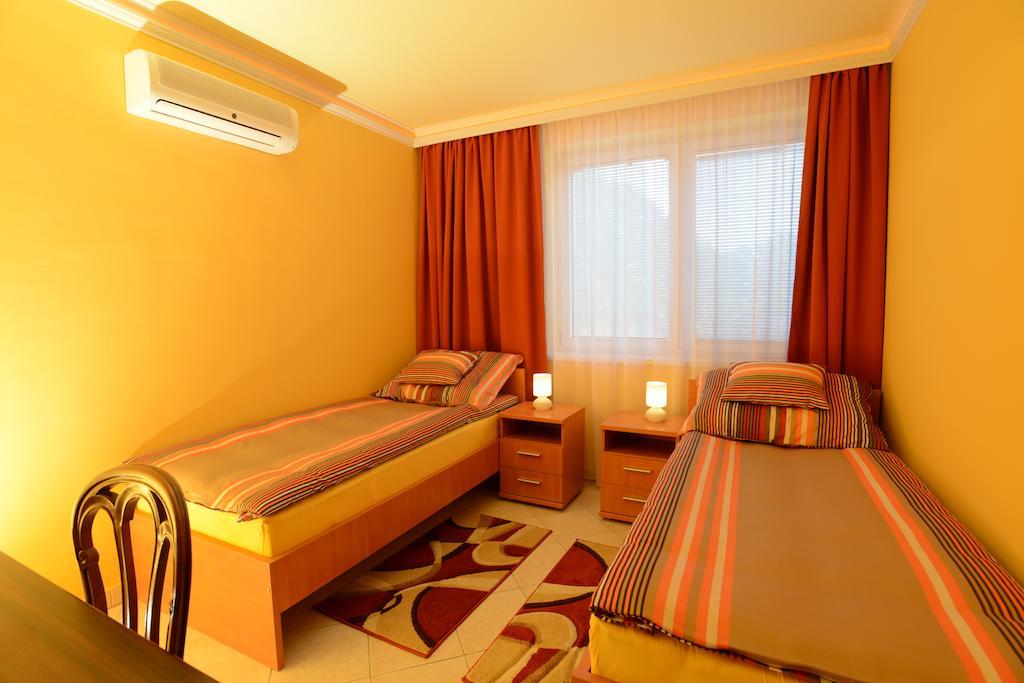 Nexus Vendeghaz Szeged Aparthotel Ruang foto