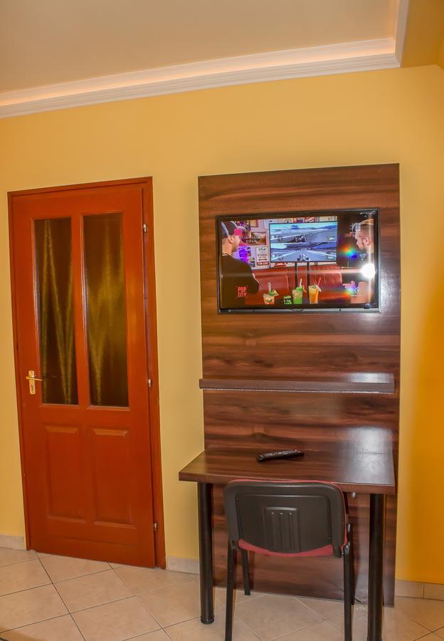 Nexus Vendeghaz Szeged Aparthotel Bagian luar foto