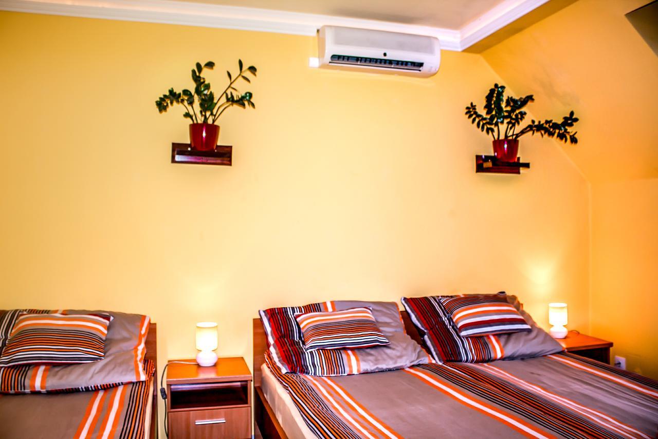 Nexus Vendeghaz Szeged Aparthotel Bagian luar foto